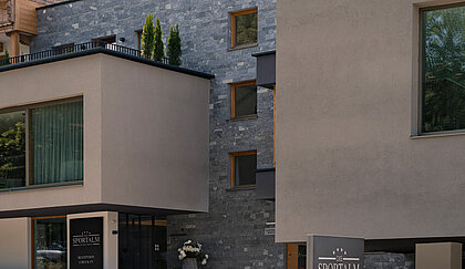 Exterior view from the 4 star hotel Minglers Sportalm in Kirchberg