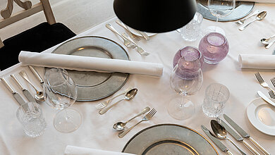 Table placings in the toque-awarded restaurant in the Sportalm in Kirchberg near Kitzbühel