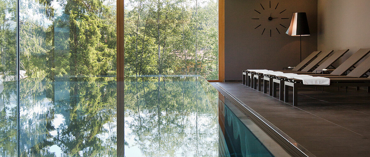 Indoor pool in wellness hotel Minglers Sportalm in Kirchberg near Kitzbühel