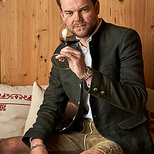 Philipp Haueis, Gastgeber; Minglers Sportalm, 6365 Kirchberg bei Kitzbühel, Tirol (Austria)