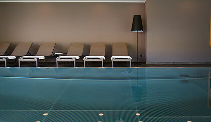Indoor pool in wellness hotel Minglers Sportalm in Kirchberg near Kitzbühel